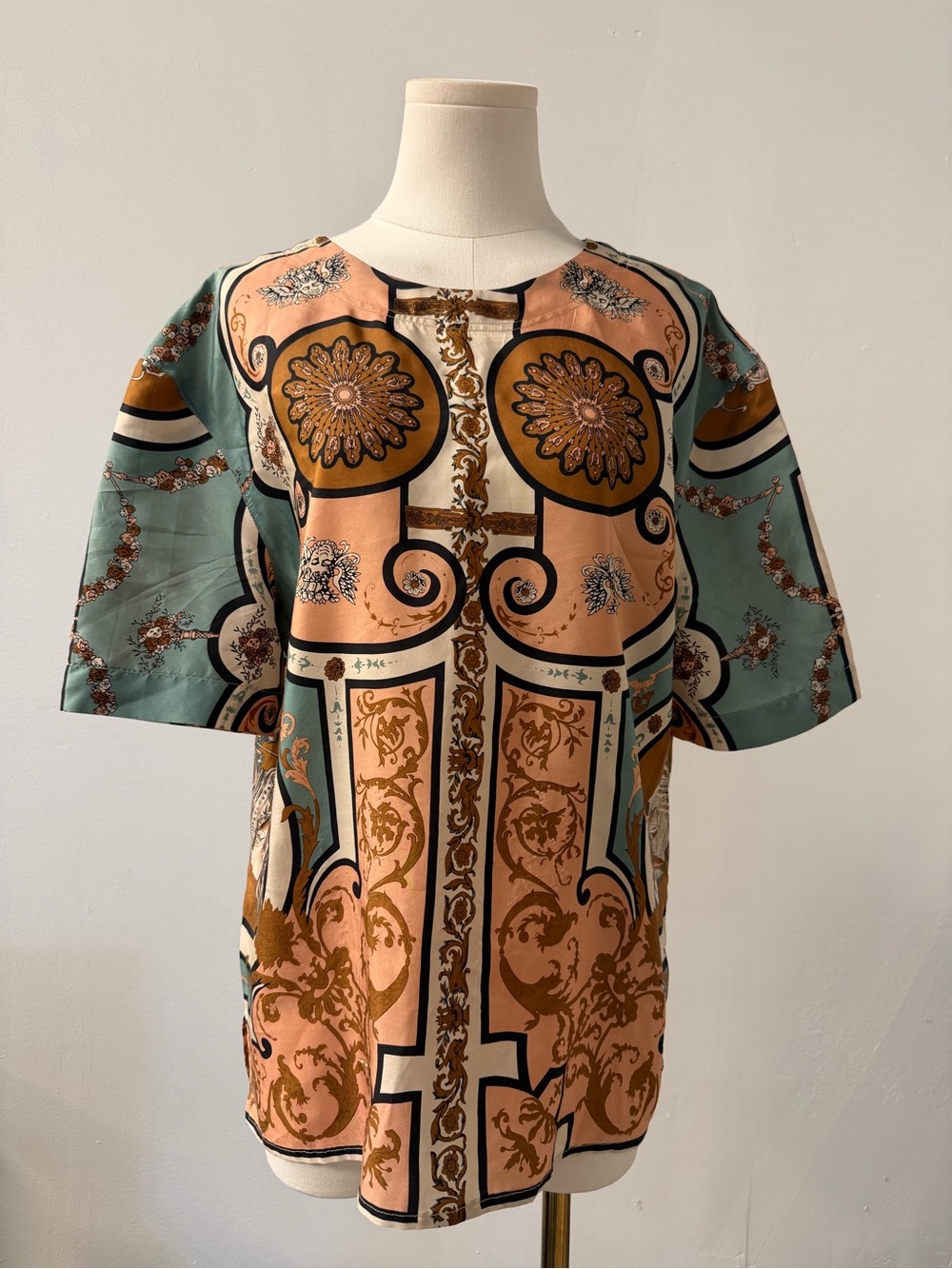 Regina Porter vintage Printed Silk Short Sleeve Blouse size small